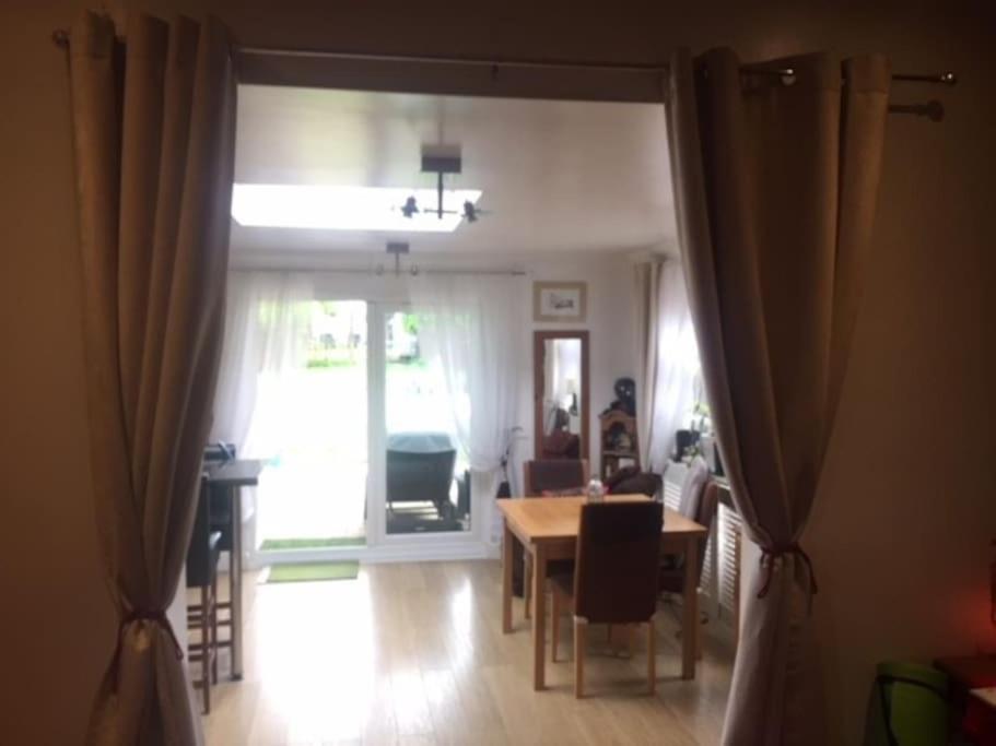 Modern Bungalow With Private Swimming Pool Maidenhead Eksteriør billede